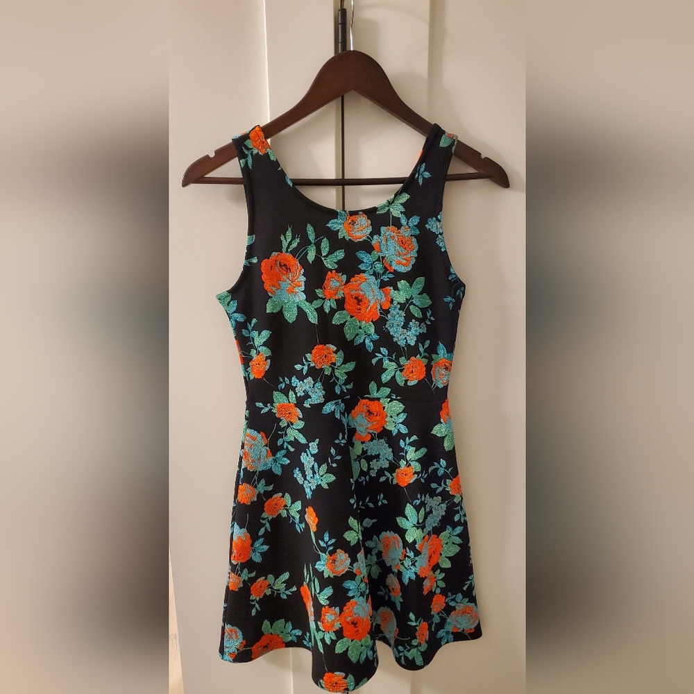 Ginger G vibrant Orange and Black floral dress Ladies sz. Small